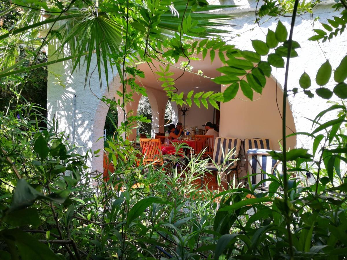 Villa Murgia Solanas  Exteriör bild