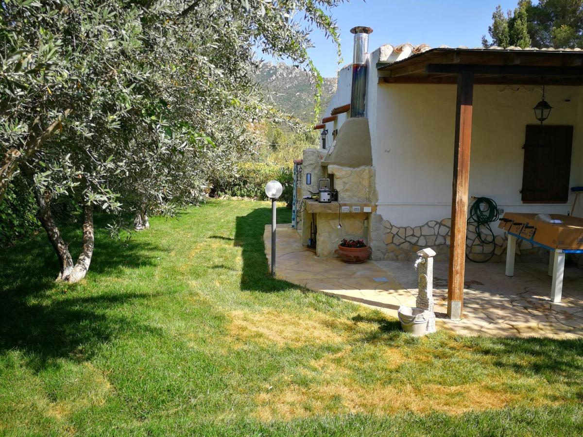 Villa Murgia Solanas  Exteriör bild