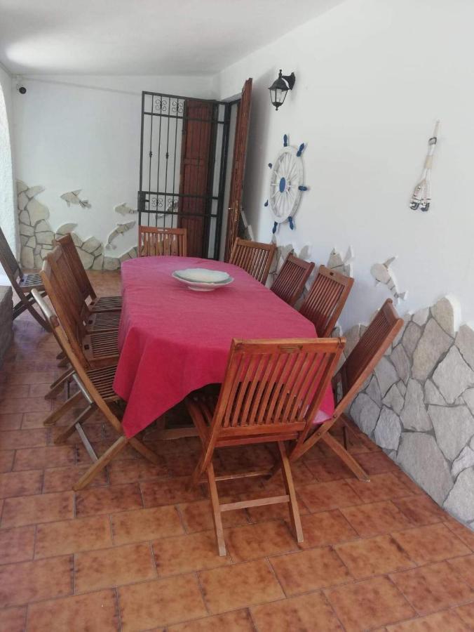 Villa Murgia Solanas  Exteriör bild